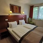 Pax Hotel Balatonalmádi