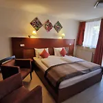 Hotel Pax 3*