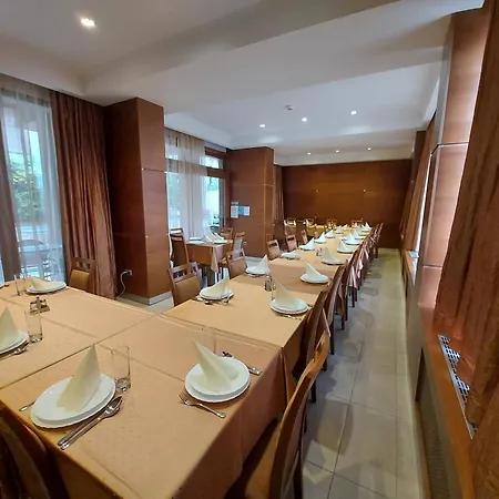 Pax 3* Balatonalmadi