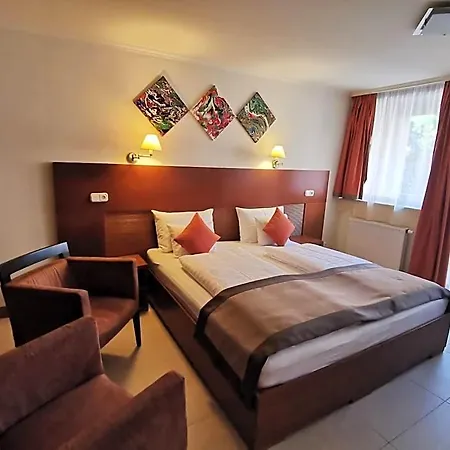 Pax Hotel 3*