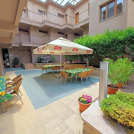 Hotel Pax Balatonalmádi