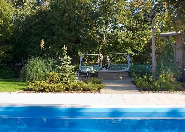 מלון Pax Balatonalmádi